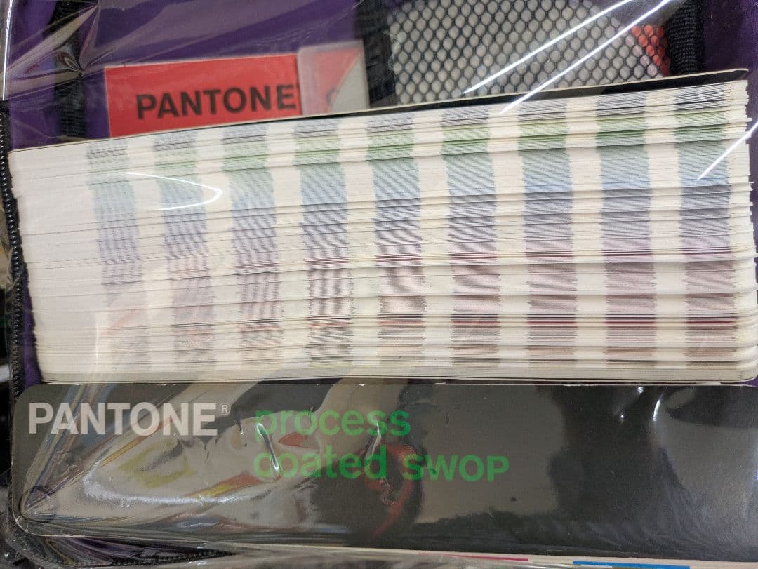 PANTONE　サバイバルキット　フルエディション
