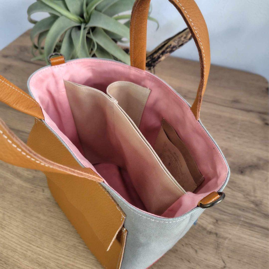 333W 様　/猫とちょうちょカケラパッチ/しきりトートSサイズ/本革キャメ