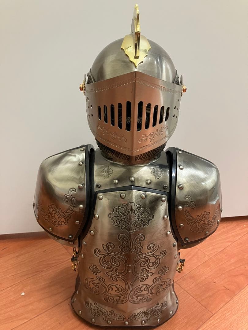 ニッカウイスキー 西洋甲冑 中身なし