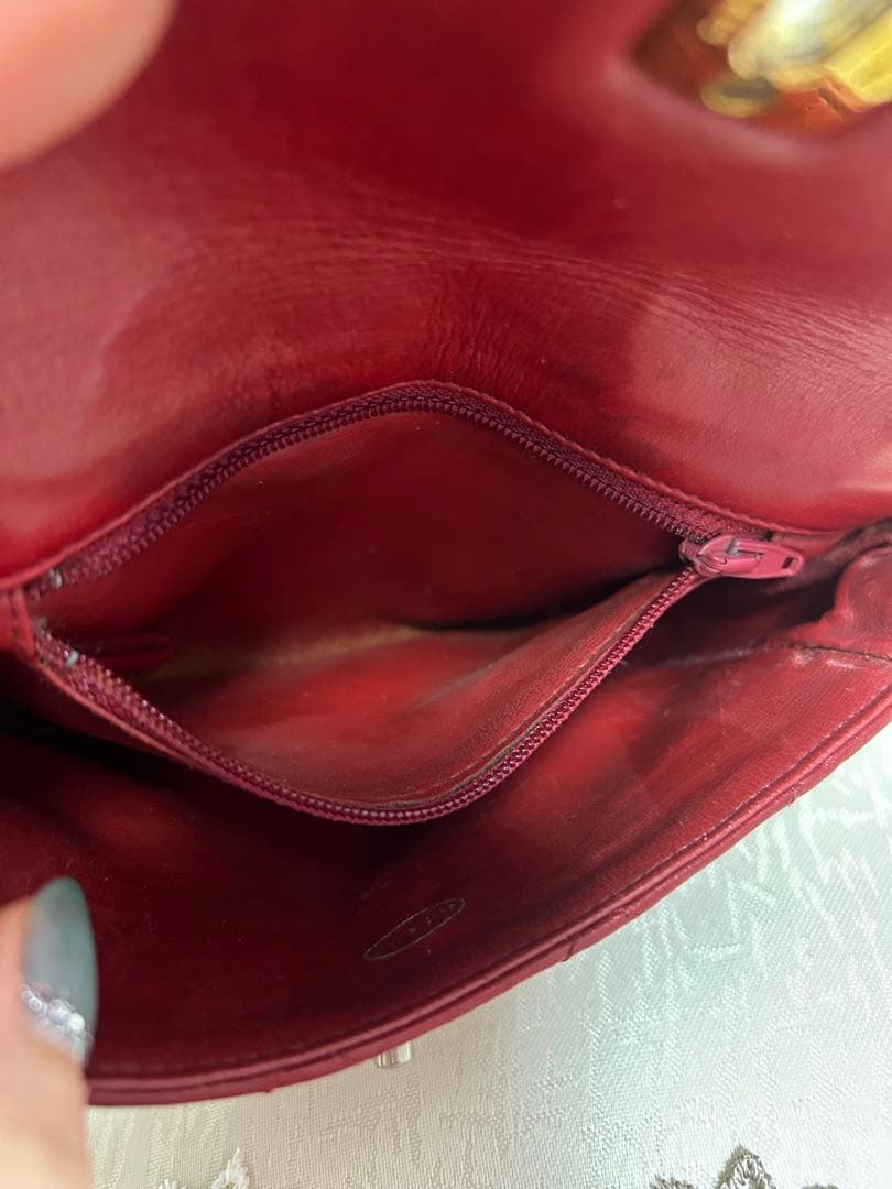 CHANEL シャネル　赤 ボディバッグ