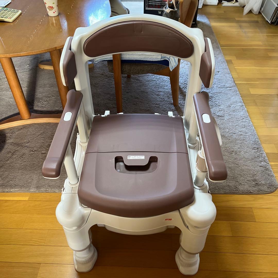 ポータブルトイレ