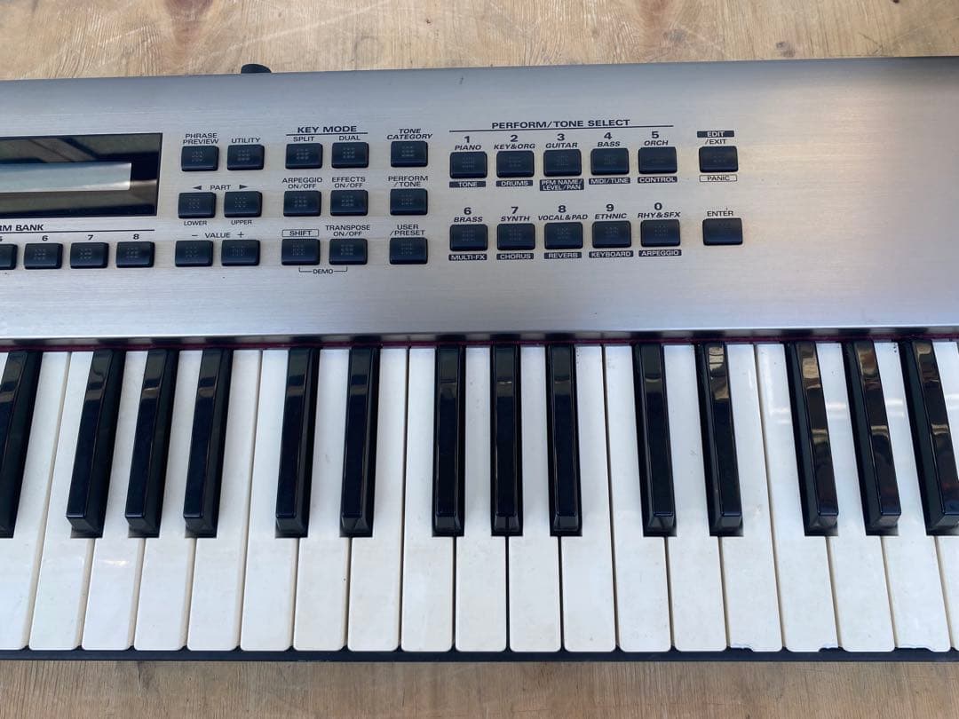 roland rs-9 64voice synthesizer シンセサイザー