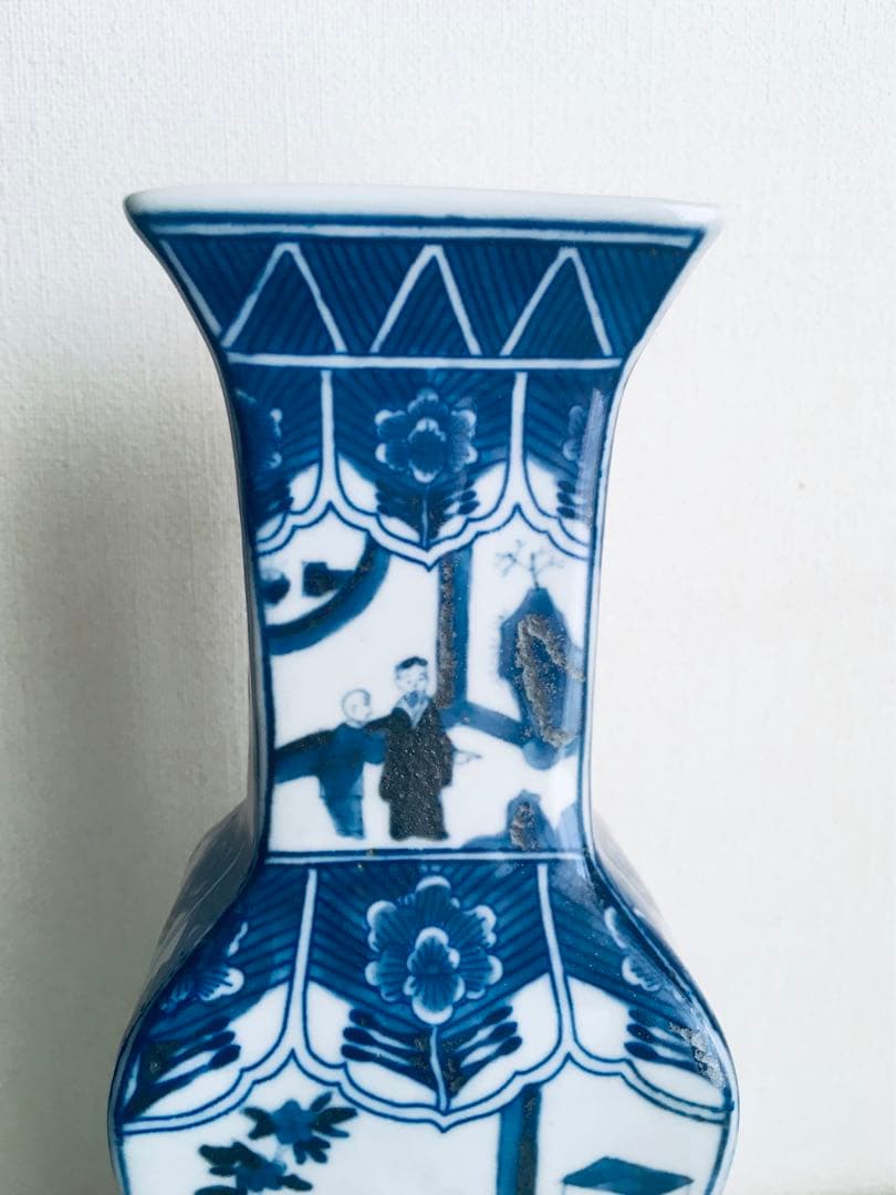 大清康熙青花人物花木鳥蝶図瓶 （底款大清康熙年製）中国古美術 陶磁器