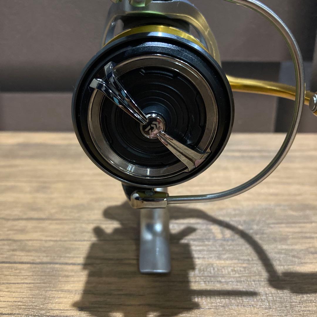 専用出品　FREAMS LT 4000-CXH スピニングリール