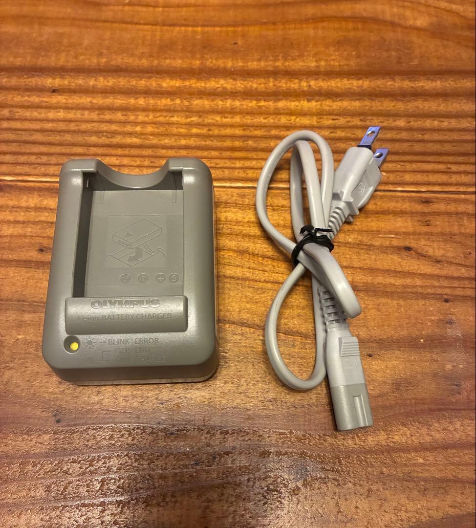 OLYMPUS PEN E-PL2 一式　レザーストラップのおまけ付き