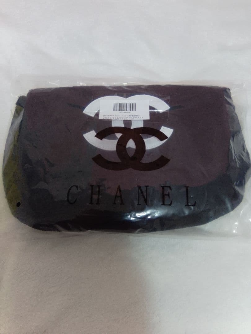 CHANEL ノベルティ黒 ショルダーバッグ ホワイトロゴ付き