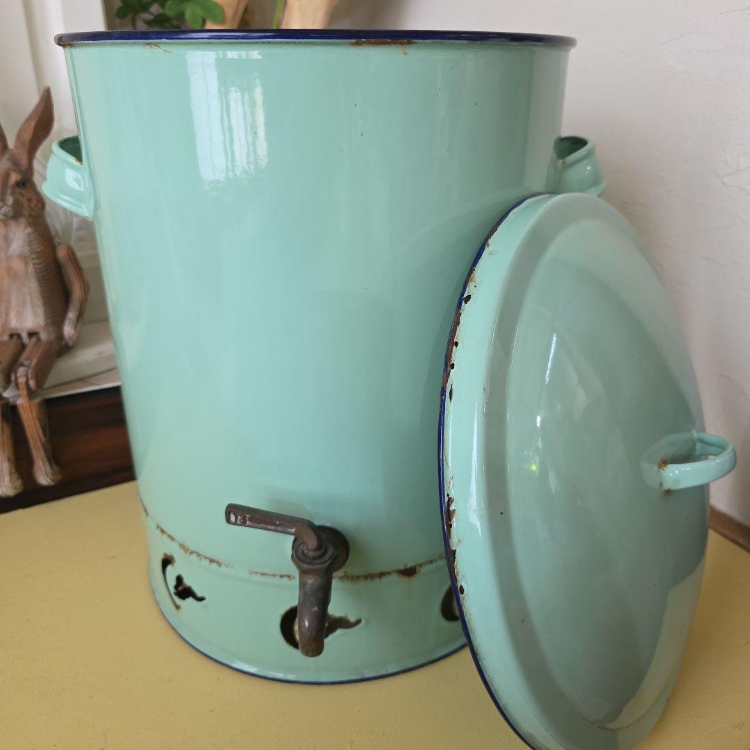 英国アンティーク　ホーロー　ウオータージャグ　タンク　ミントグリーン 蛇口付き