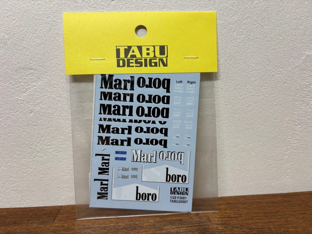 タミヤ 1/20 フェラーリ F2001 マルボロデカール、カーボンデカール付き