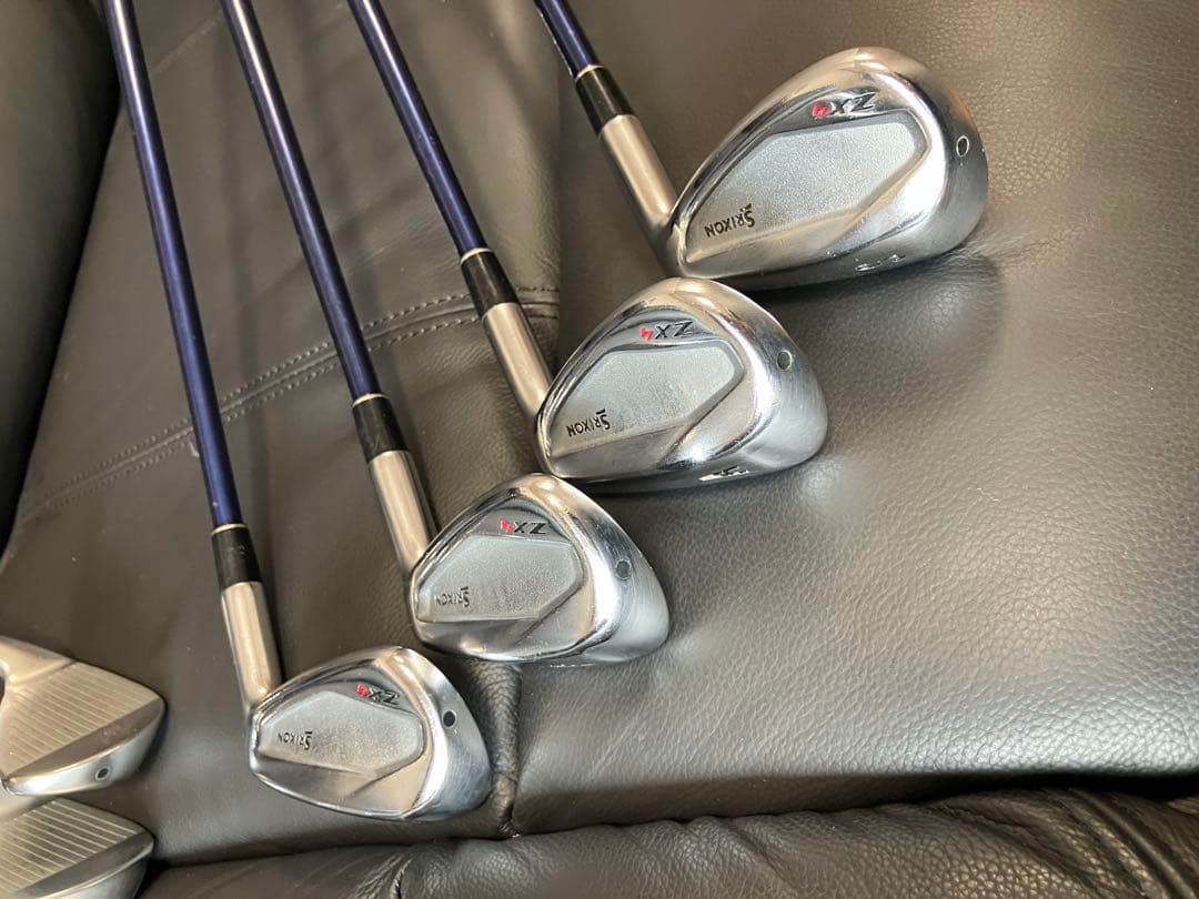 ダンロップ　スリクソンZX4アイアンNo.5〜9.P.A.S８本セット