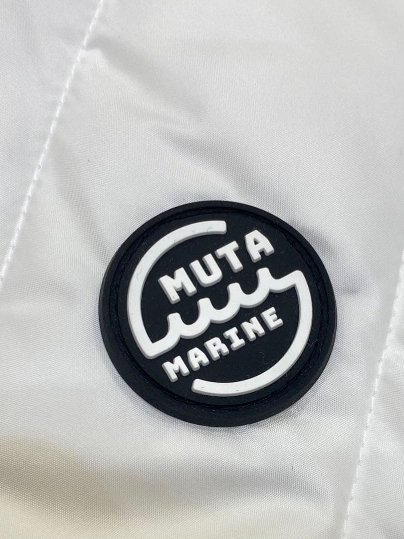 【新品】ムータマリン　ハイパフォーマンスベスト　白　メンズ　Ｍサイズ