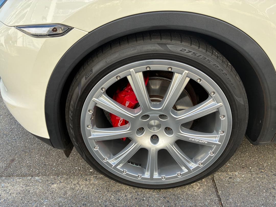 ポルシェカイエン、アウディQ7 22インチ新品ホイールと中古タイヤセット