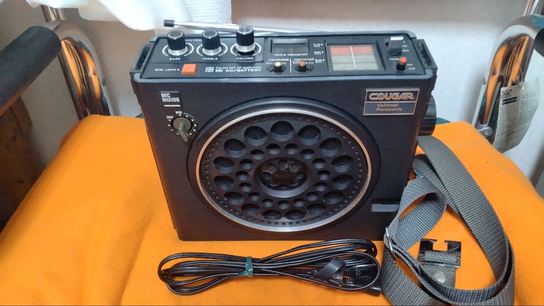【動作します】ナショナル　クーガー　3バンドラジオ　RF-888 電源コード付
