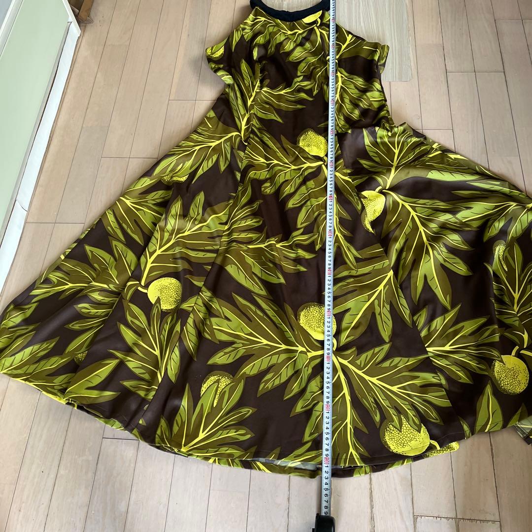 メネフネ フラダンスドレス ブラウンとイエローの葉柄