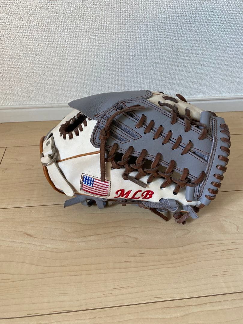 グラブワークス　投手用軟式　グラブ 鍋鍋ジロジロ