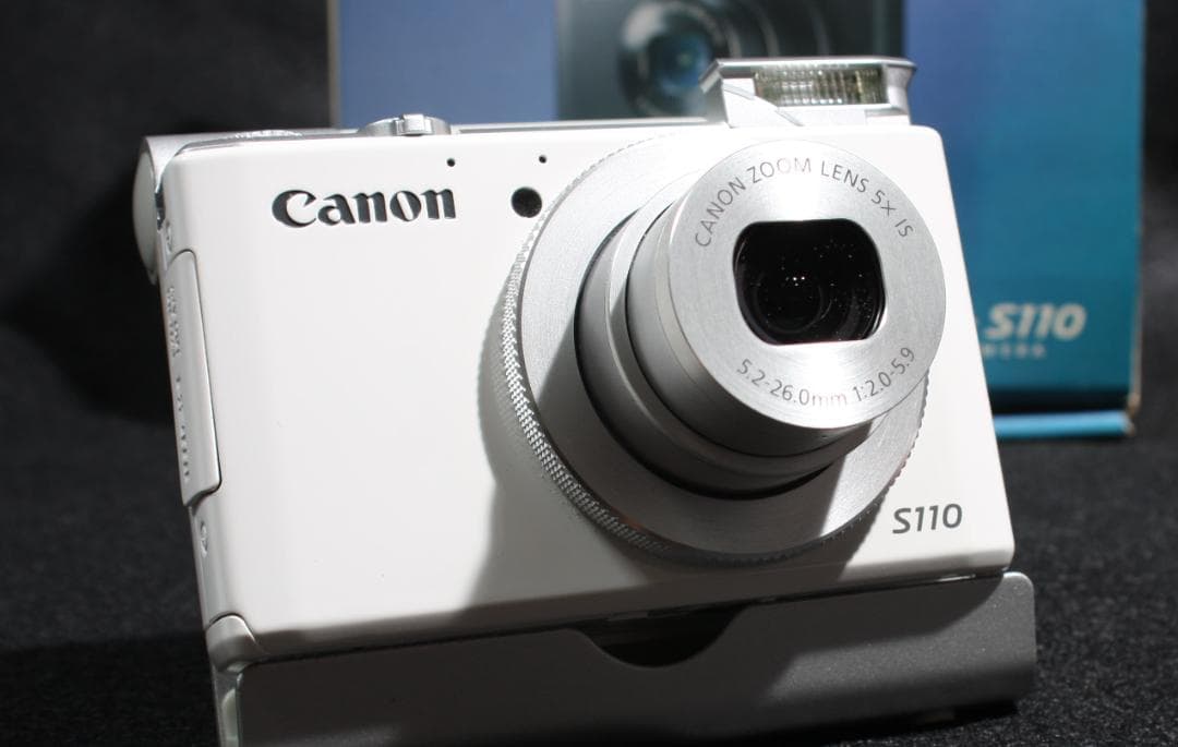 Canon PowerShot S110 ホワイト 本体と付属品