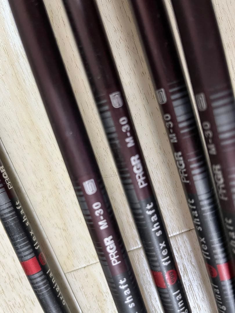 レディース！ぶっ飛び名器！PRGR egg PC-01アイアン5本M-30(L)