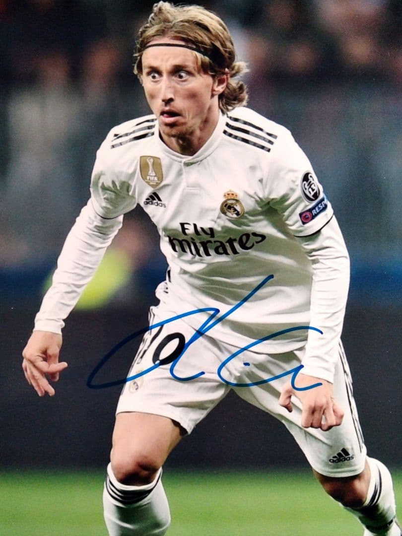 セール中…ルカ・モドリッチ直筆サイン入り超特大写真…Luka Modric…
