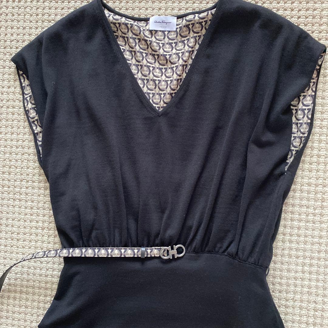 美品　フェラガモ ニットワンピース