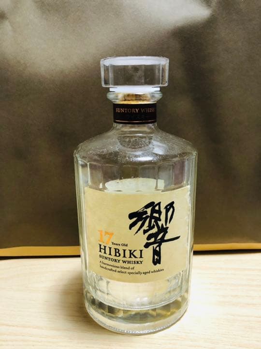 サントリー 響 17年 700ml 空瓶