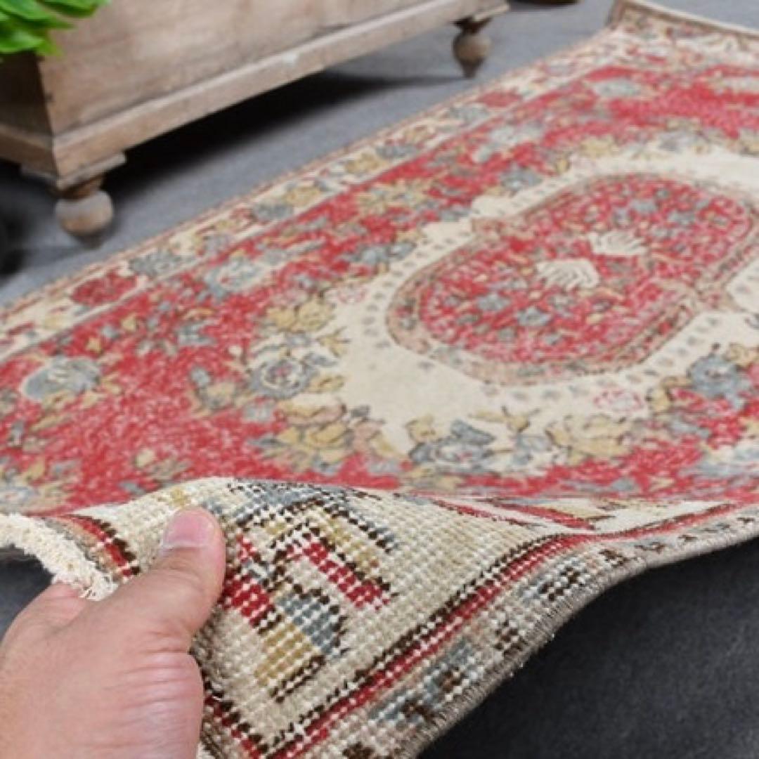 クラシカル柄✳︎114×210レッド　ブルーグレー　ローズ　トルコヴィンテージラグ