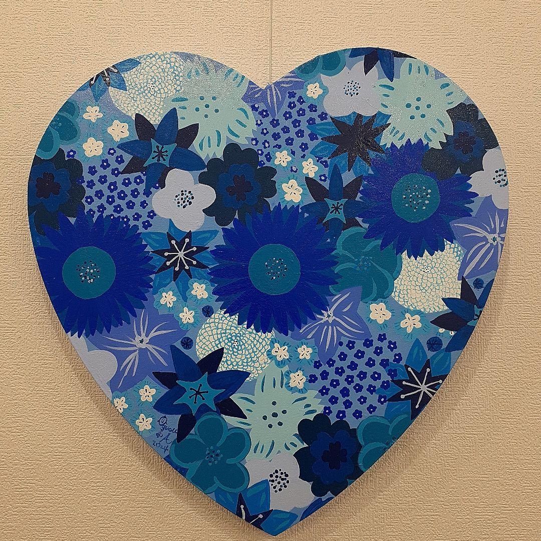ハート型 青い花だらけのハートの作品 画家　小楠アキコ作品　40×40cm