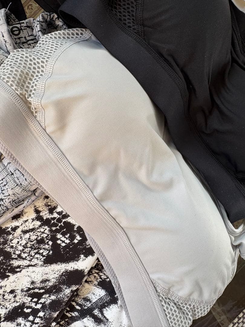 【ほぼ未使用】ヨガウェアセット ブラック・ホワイト・グレー