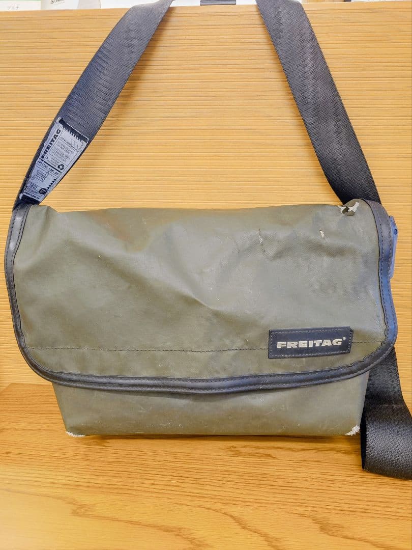 FREITAG メッセンジャーバッグ オリーブグリーン カーキ