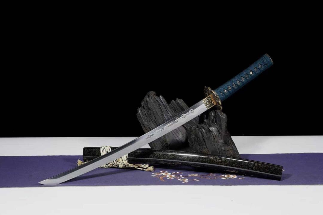 青龍彫物 脇差 三色研ぎ 武具 舞踊刀 日本刀 美術刀 刀装具