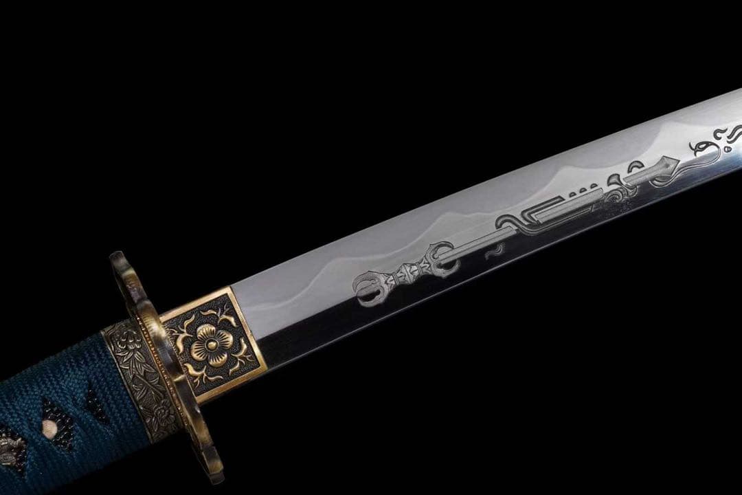 青龍彫物 脇差 三色研ぎ 武具 舞踊刀 日本刀 美術刀 刀装具