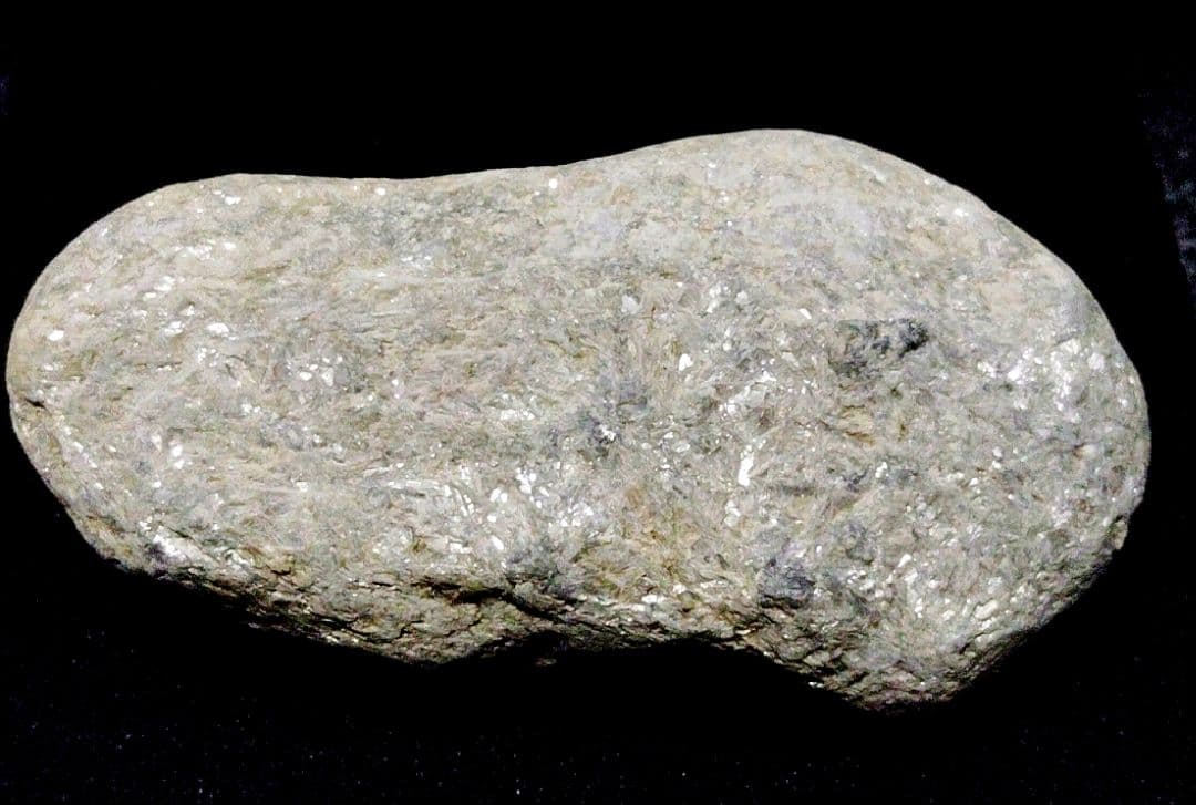 ★翡翠原石★糸魚川硬玉・白【姫川河口・ウブ339ｇ】