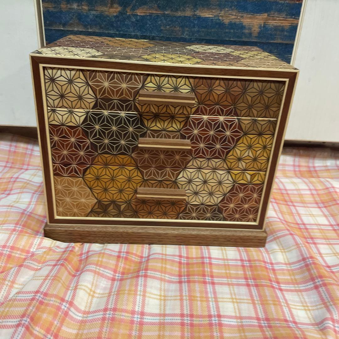三ッ引き出し　亀甲　箱根寄木細工　木製　工芸　引き出し　三段