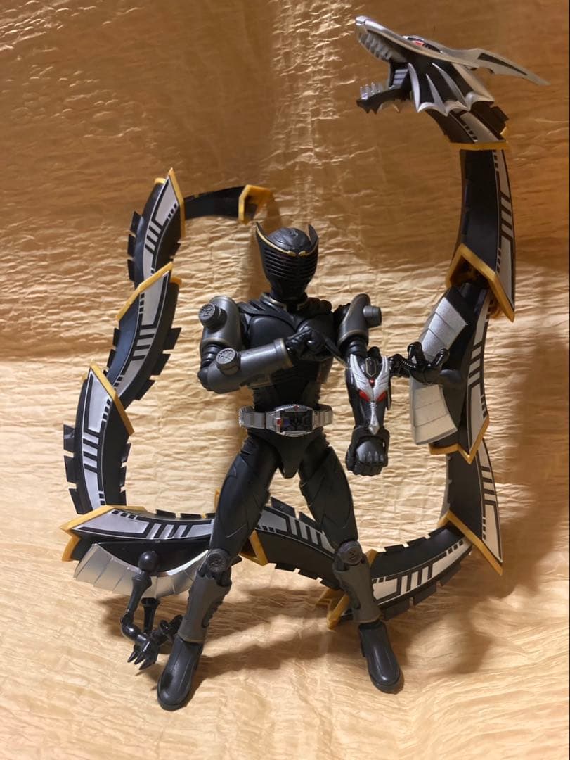 仮面ライダーリュウガ フィギュアライズスタンダード/プラモデル完成品