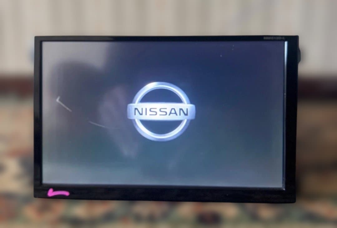 本物のニッサンMM513D-Lカーナビゲーションシステム