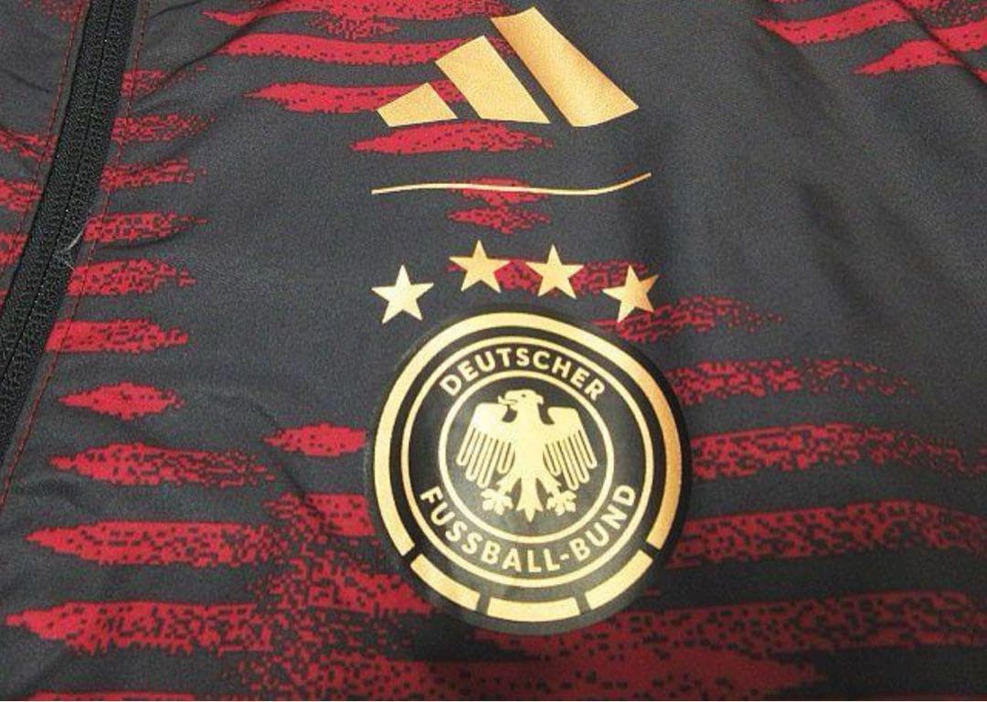 adidas ドイツ代表 アンセム リバーシブルジャケット