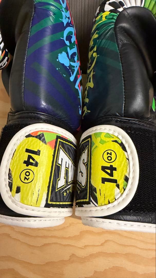 TWINS ボクシンググローブ 14 oz