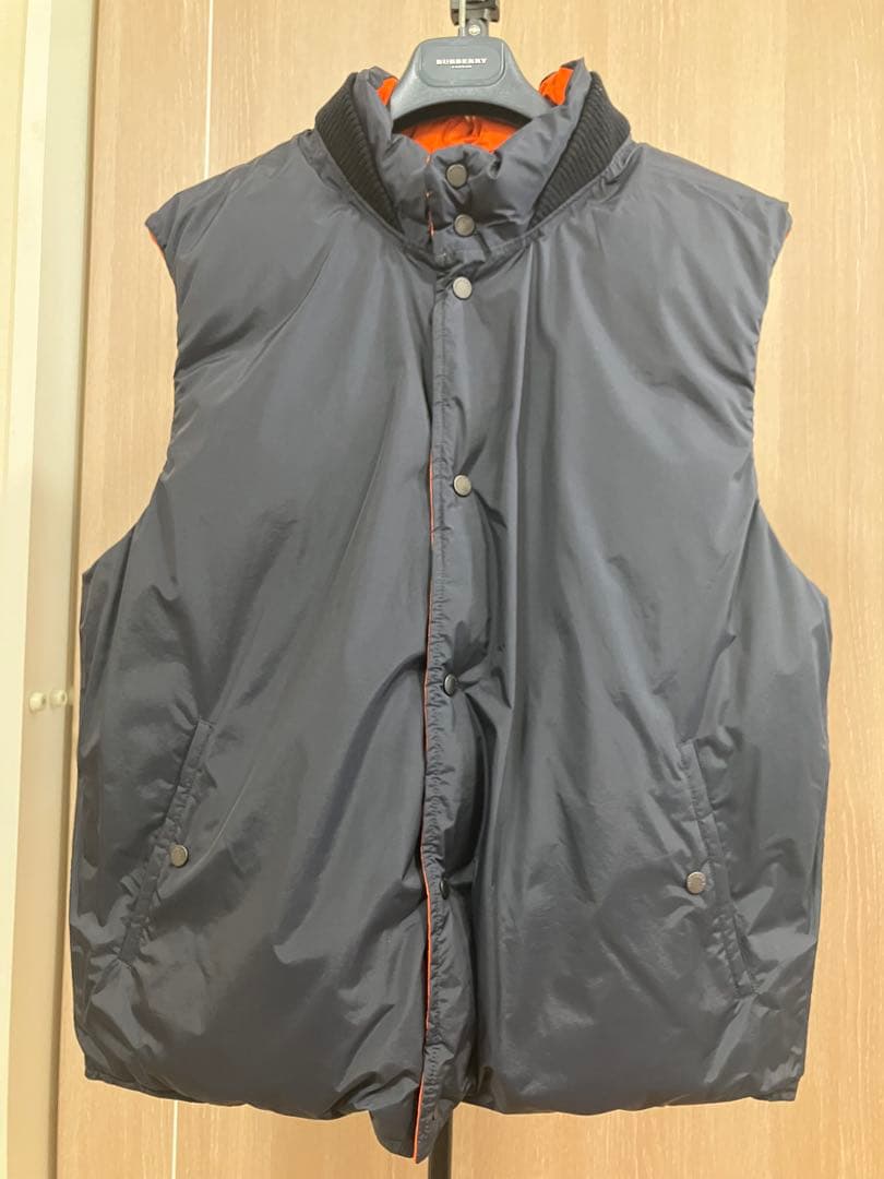 バーバリー　メンズ　Lサイズ　ダウンベスト　リバーシブル 新品 定価10万円超え