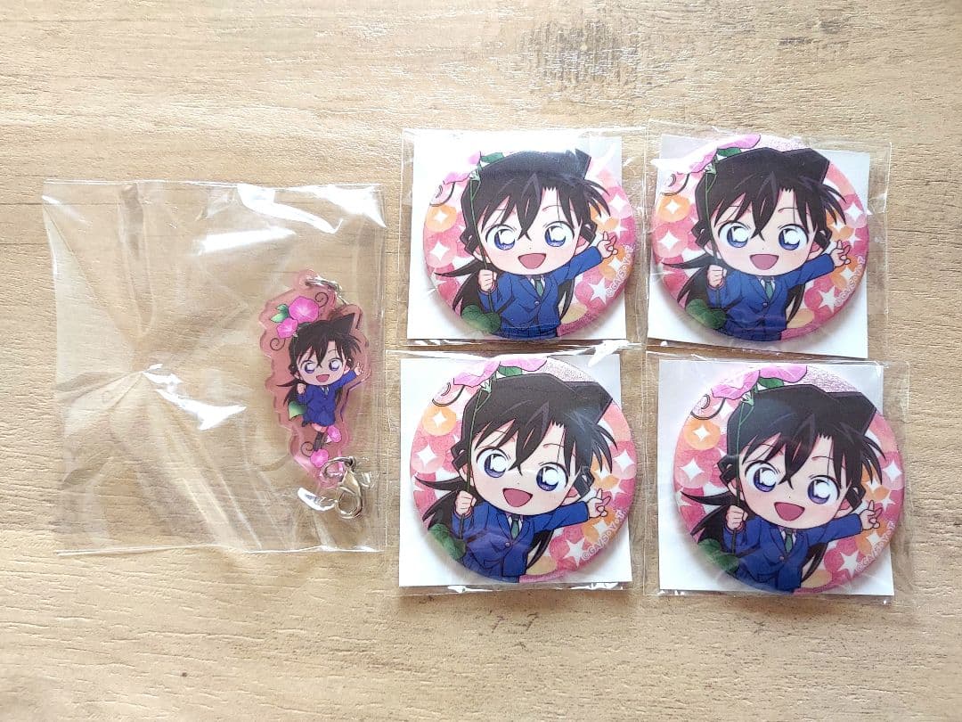 名探偵コナン 毛利蘭 キラキラ缶バッジ つながっちゃーむ