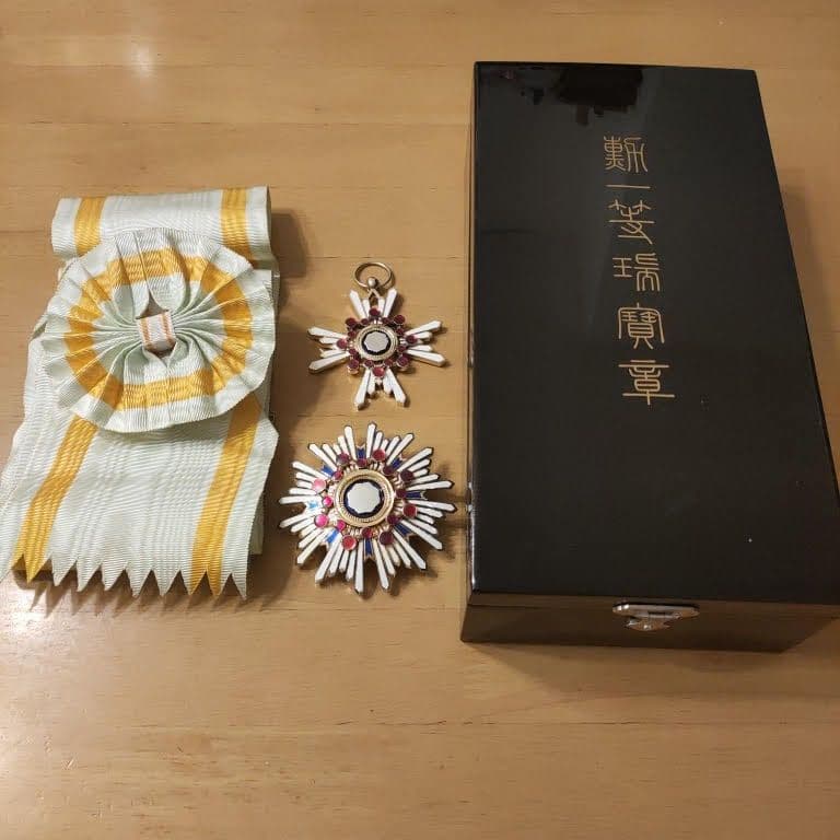 【極美品! 本物保証】勲一等瑞宝章 明治勲章 瑞宝大綬章 昭和後期 勲章 徽章