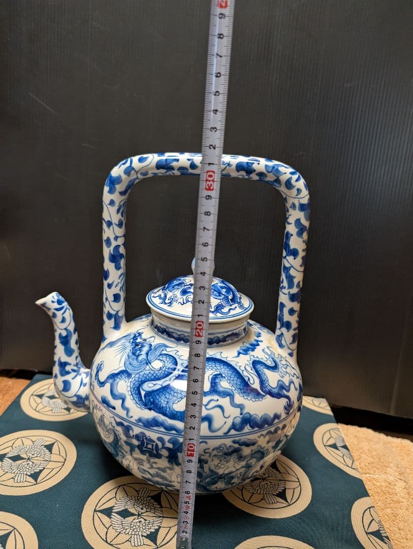 中国染付け青白磁ドラゴン水注アンティック