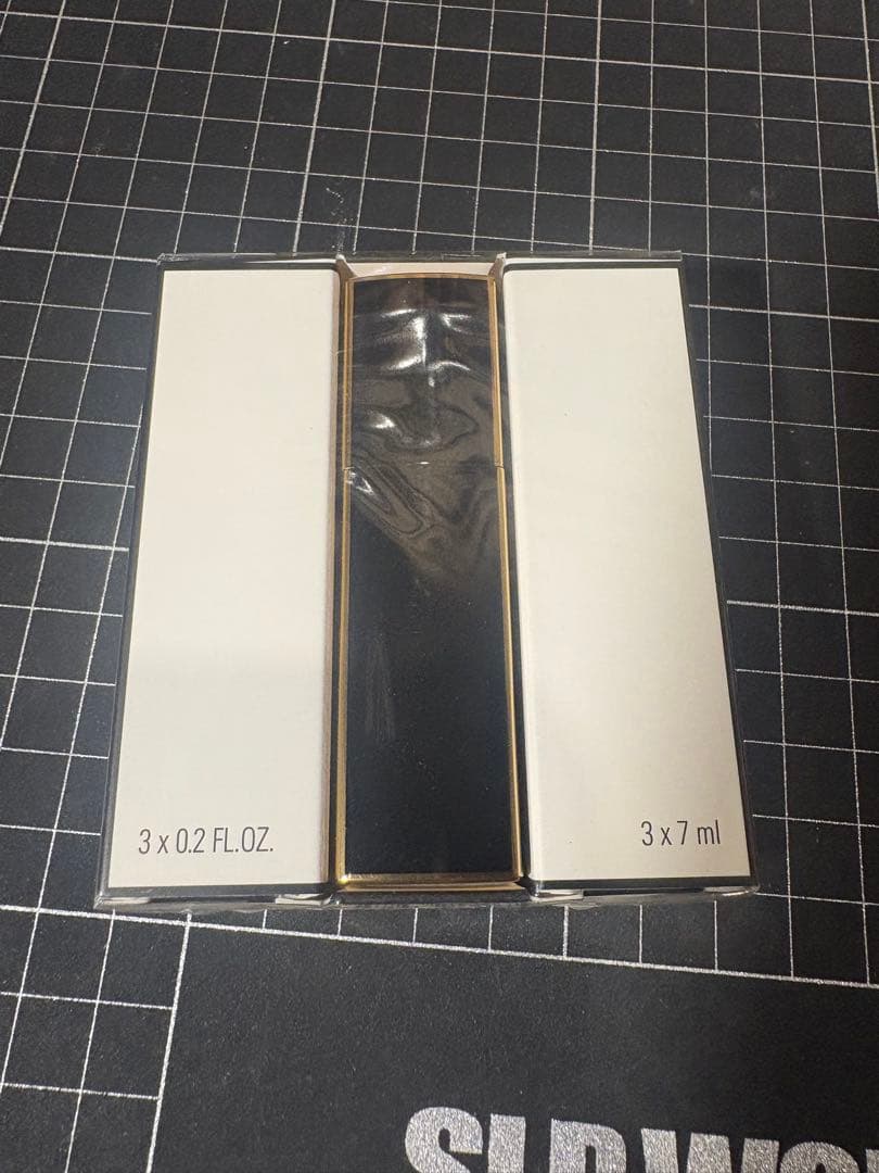 CHANEL No.5香水　2019クリスマス限定　ミニツイストスプレイ