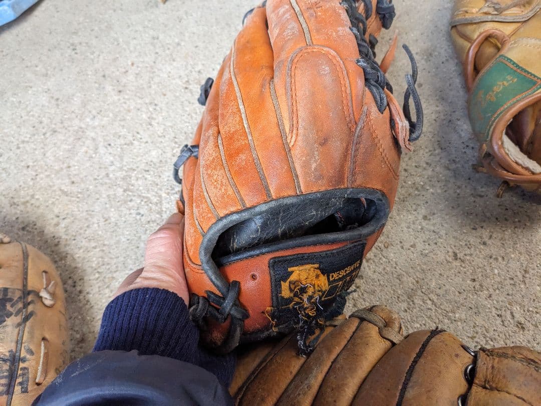 昔の野球　グローブ8個セット(⁠✿⁠^⁠‿⁠^⁠)