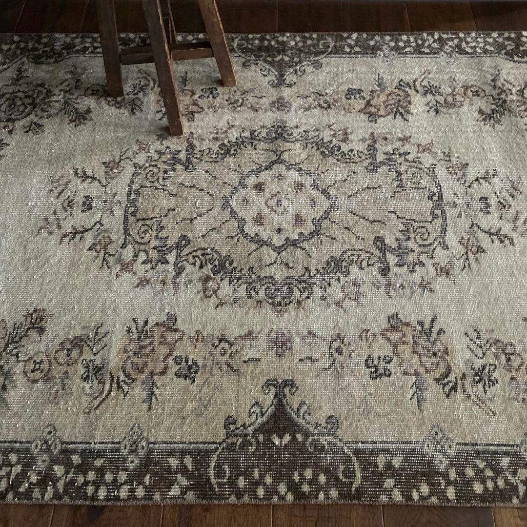 ベージュ　メダリオンヴィンテージラグ　トルコラグ