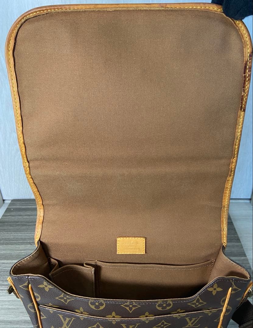 ルイヴィトン　モノグラム　ボスフォール　メッセンジャーバッグ　M40106