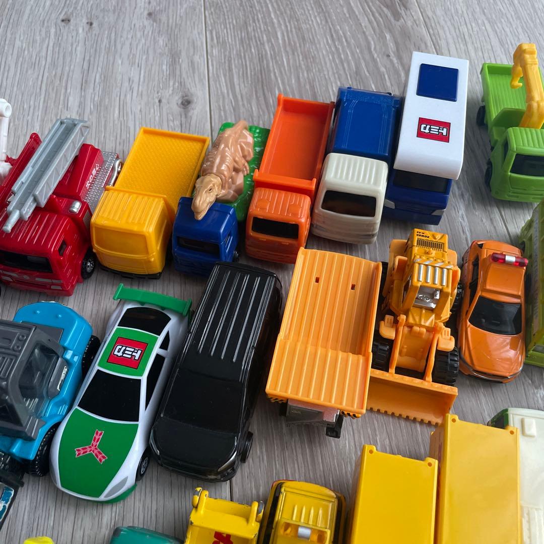 トミカ　まとめ売り　82台セット　ミニカー