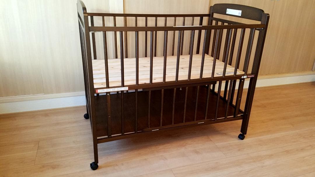 【値下げ】サワベビー　ARIAすのこハイベッド　木製キャスター付き　ベビーベッド