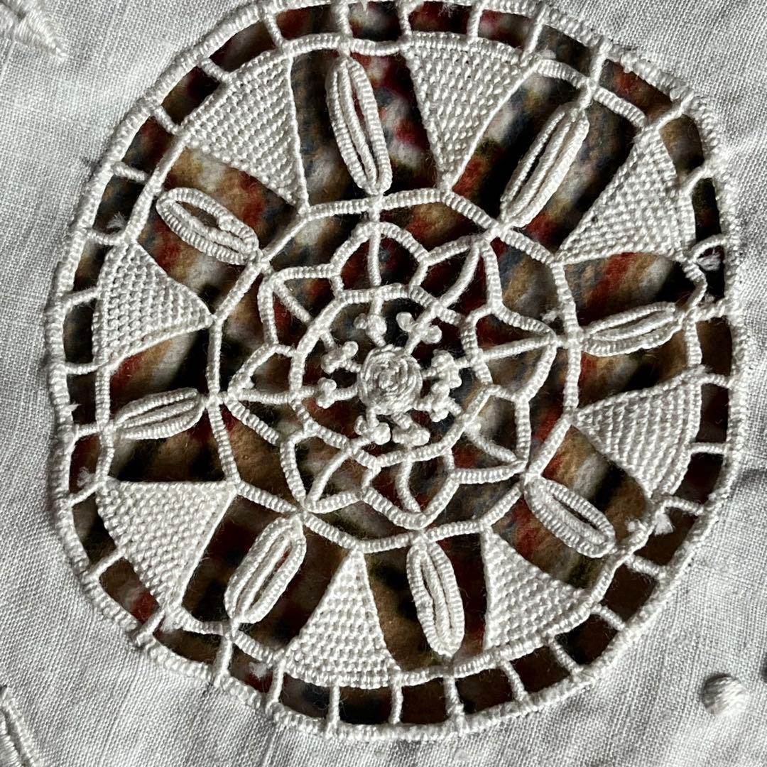 ヨーロピアン　ヴィンテージ　レース+刺繍テーブルクロス