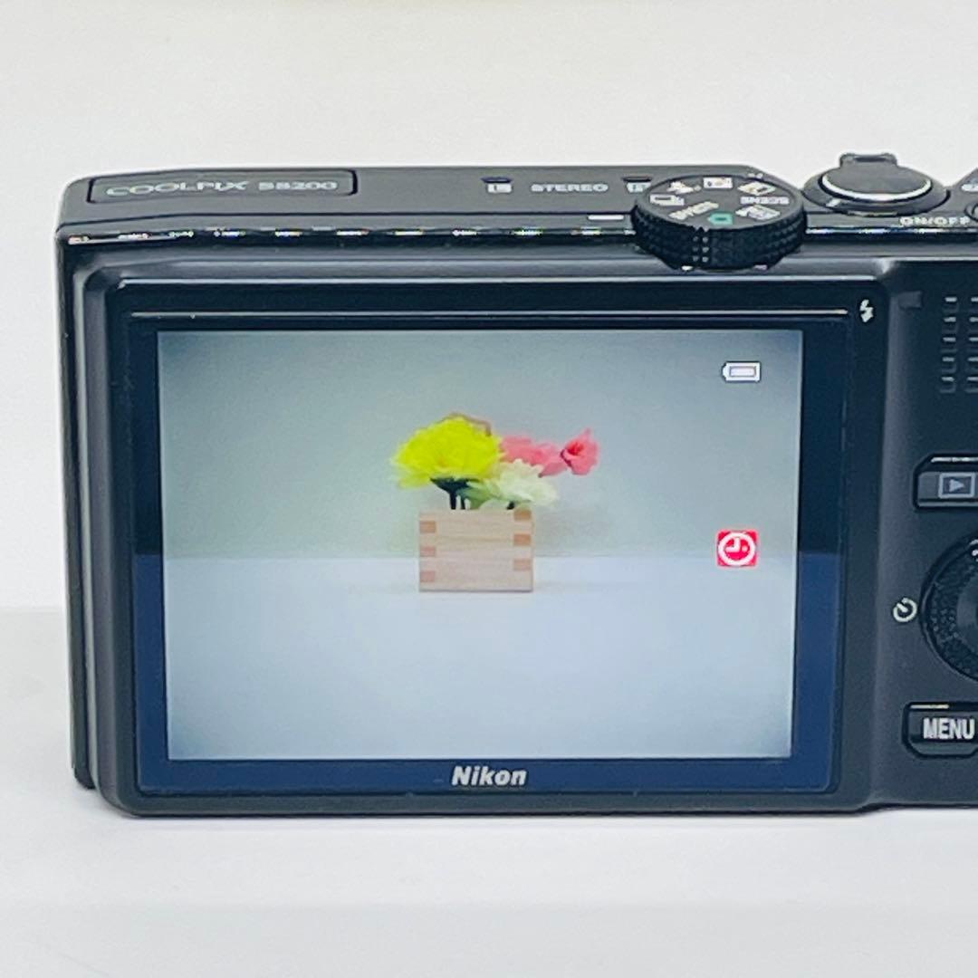 Nikon ニコン　コンパクトデジタルカメ　COOLPIX S8200