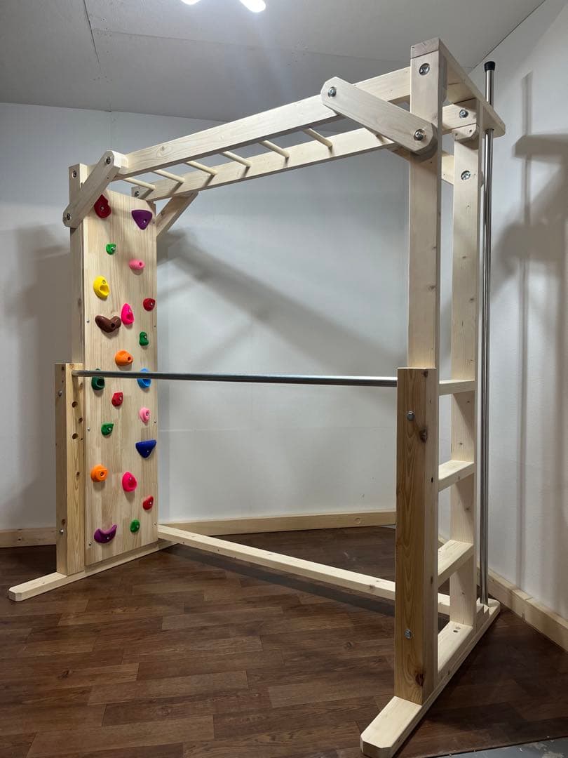 雲梯　室内うんてい　室内　ボルダリング　鉄棒　登り棒　ブランコ　ターザンロープ