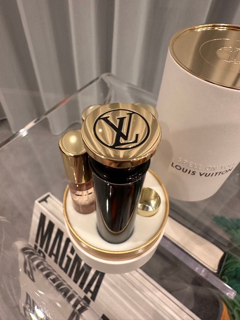 LOUIS VUITTON SPELL ON YOU 香水　トラベルセット
