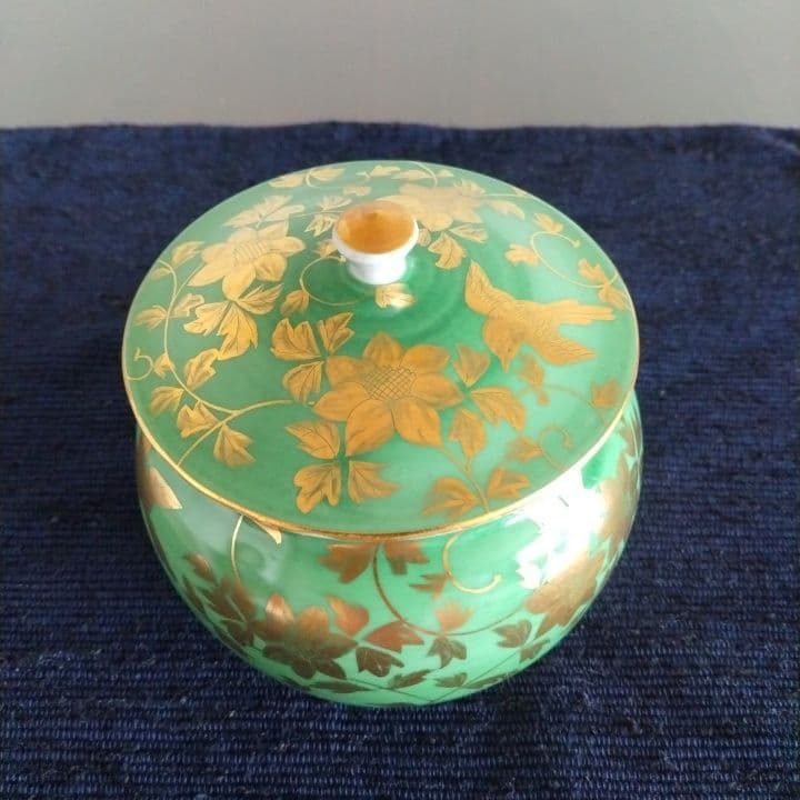 人間国宝吉田美統⭐︎金彩花唐草文 蓋物⭐︎九谷焼⭐︎新品未使用